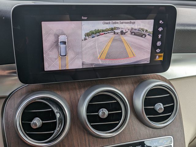 Vehicle image 21 of 30