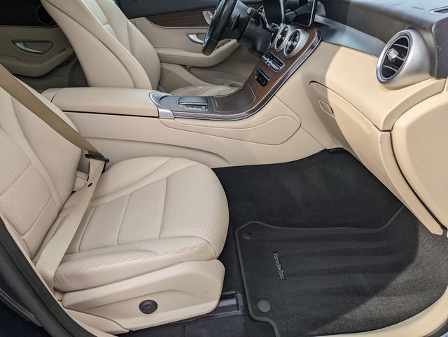 Vehicle image 29 of 30