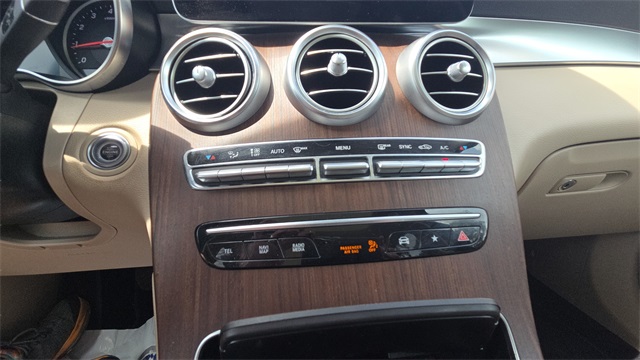Vehicle image 24 of 30