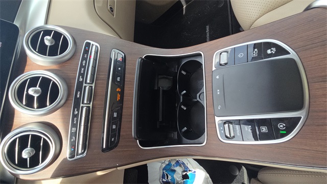 Vehicle image 26 of 30