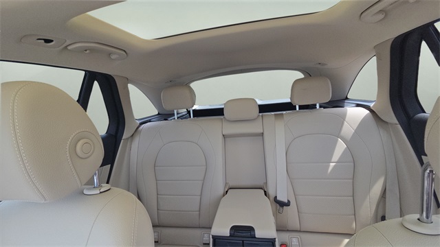 Vehicle image 14 of 30