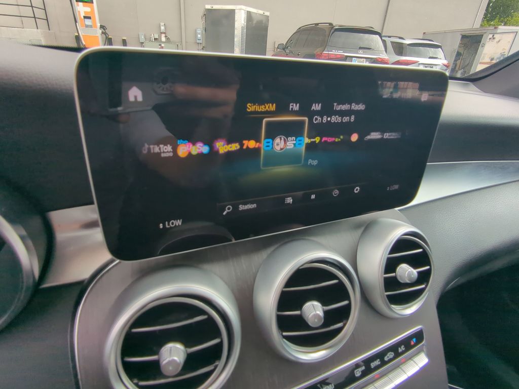 Vehicle image 11 of 25