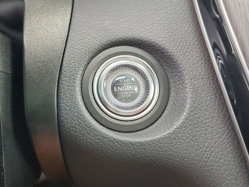 Vehicle image 20 of 25