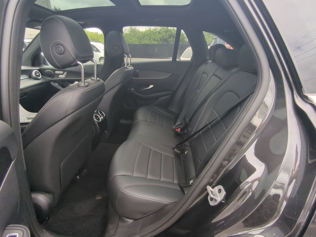 Vehicle image 10 of 25