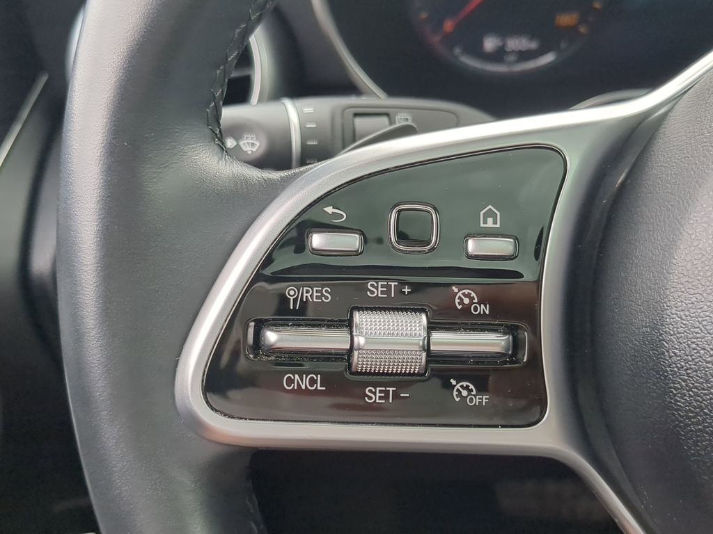 Vehicle image 17 of 25