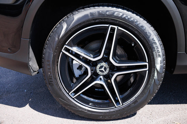 Vehicle image 11 of 30