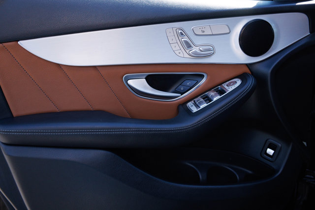 Vehicle image 13 of 30