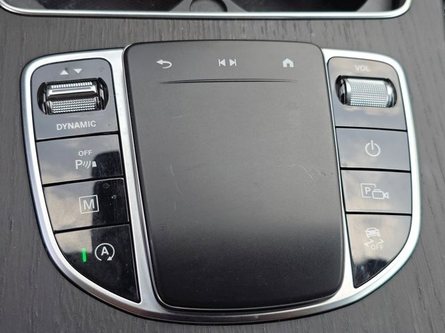 Vehicle image 32 of 35