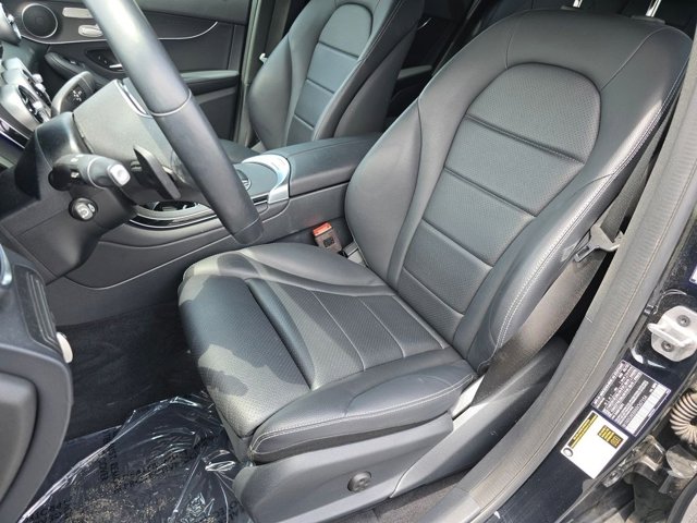 Vehicle image 22 of 35