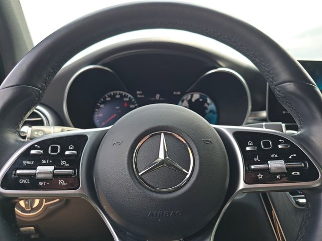 Vehicle image 25 of 35