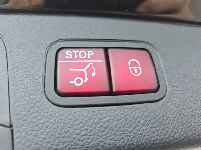 Vehicle image 17 of 35