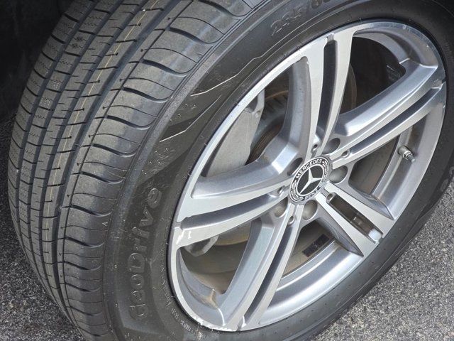 Vehicle image 15 of 35