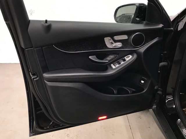 Vehicle image 24 of 37