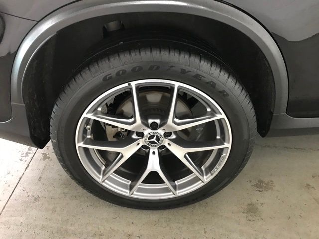 Vehicle image 12 of 37