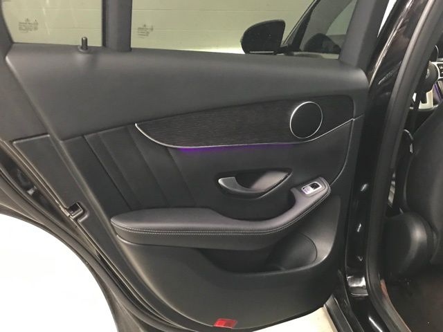 Vehicle image 23 of 37