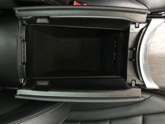 Vehicle image 27 of 37