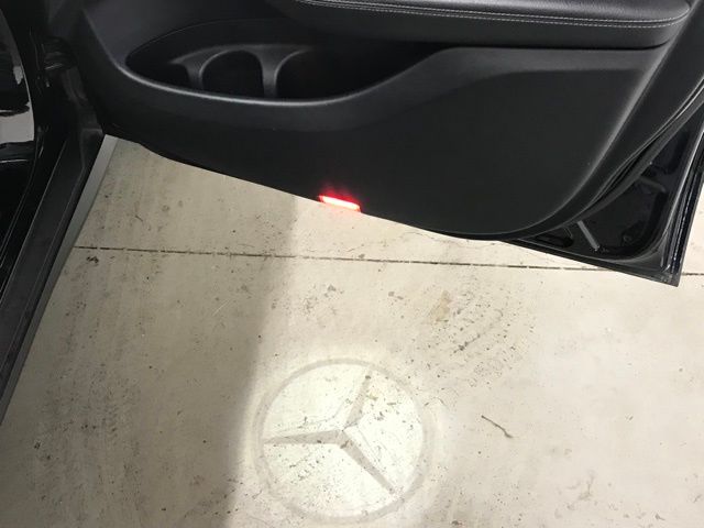 Vehicle image 33 of 37