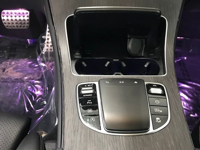 Vehicle image 32 of 37