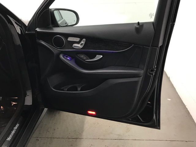 Vehicle image 36 of 37