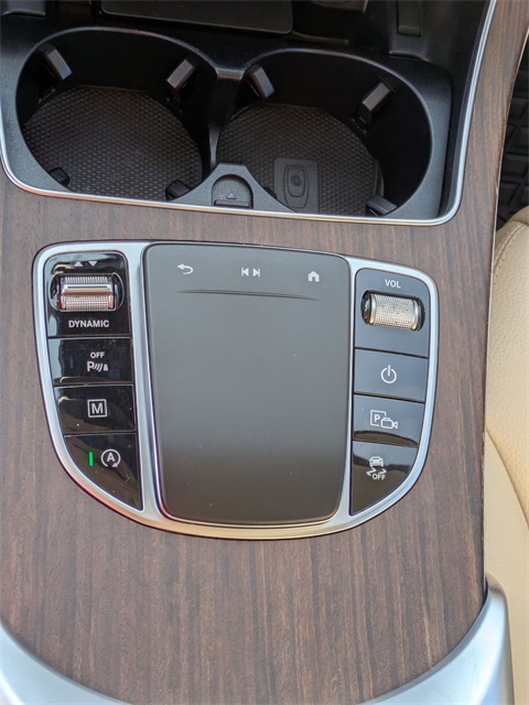 Vehicle image 24 of 28