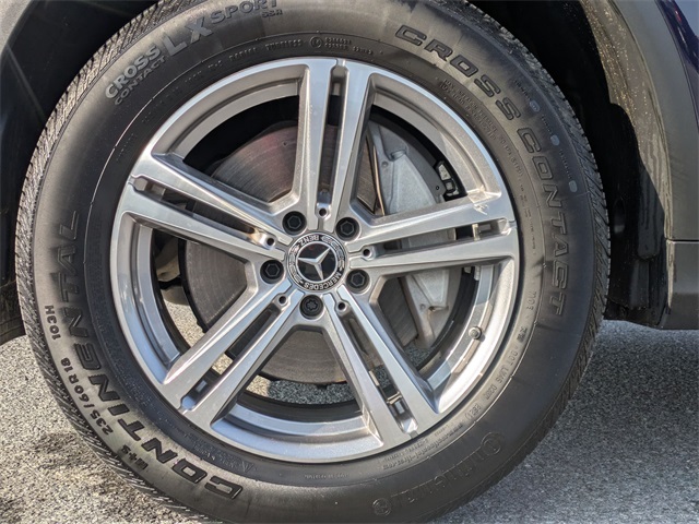 Vehicle image 10 of 28
