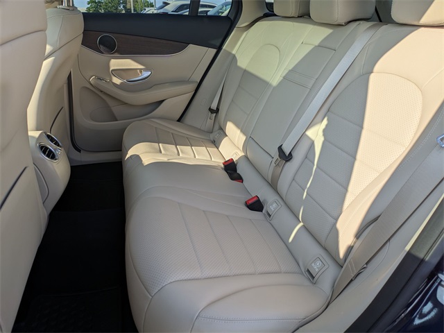 Vehicle image 12 of 28