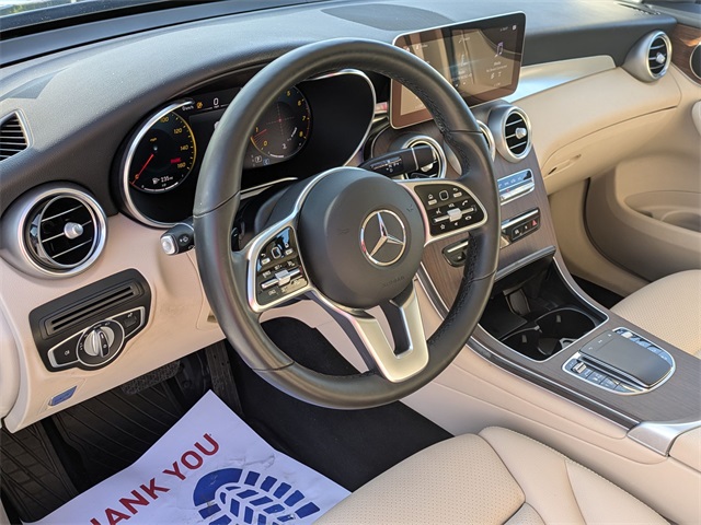 Vehicle image 17 of 28