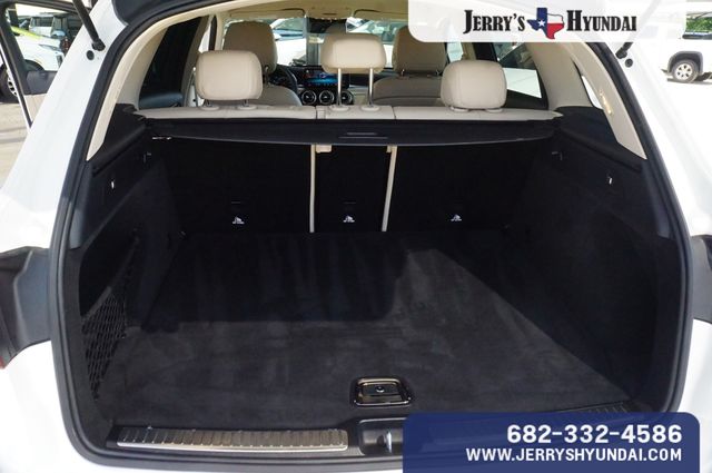 Vehicle image 21 of 23