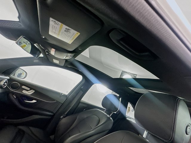 Vehicle image 27 of 30