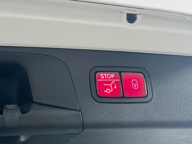 Vehicle image 25 of 30