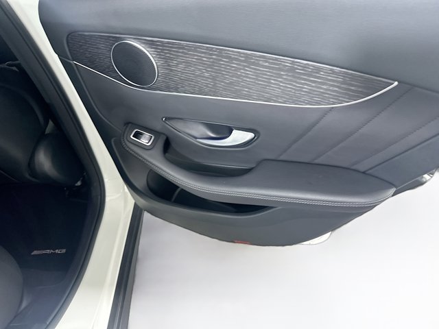 Vehicle image 28 of 30