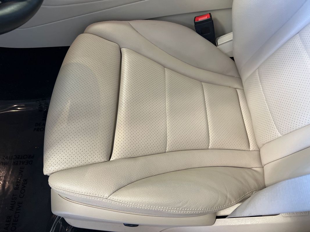 Vehicle image 71 of 120