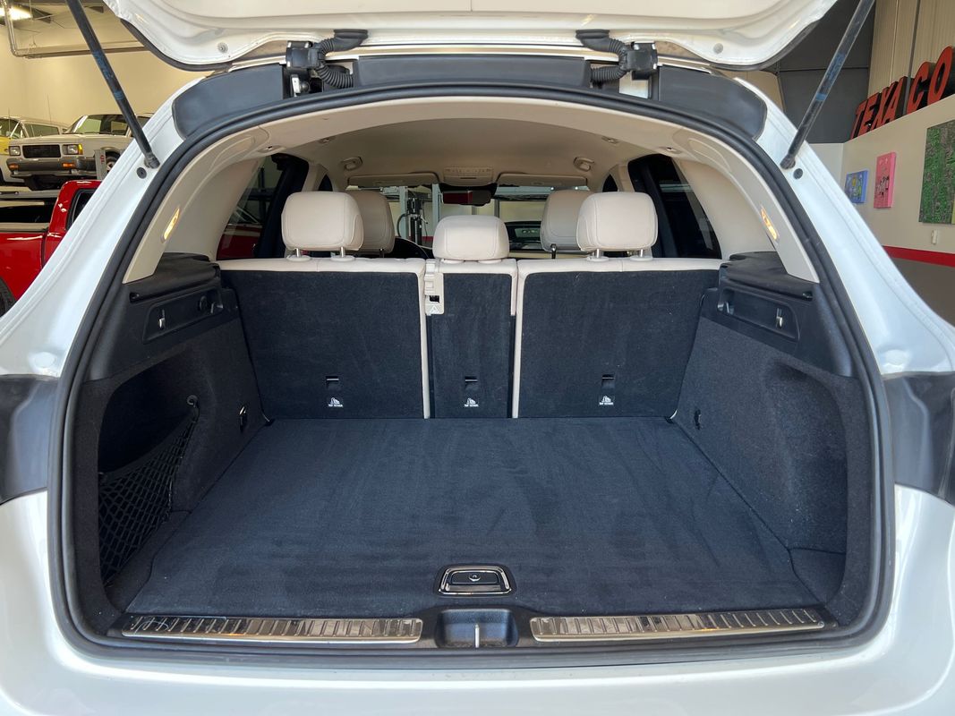 Vehicle image 43 of 120