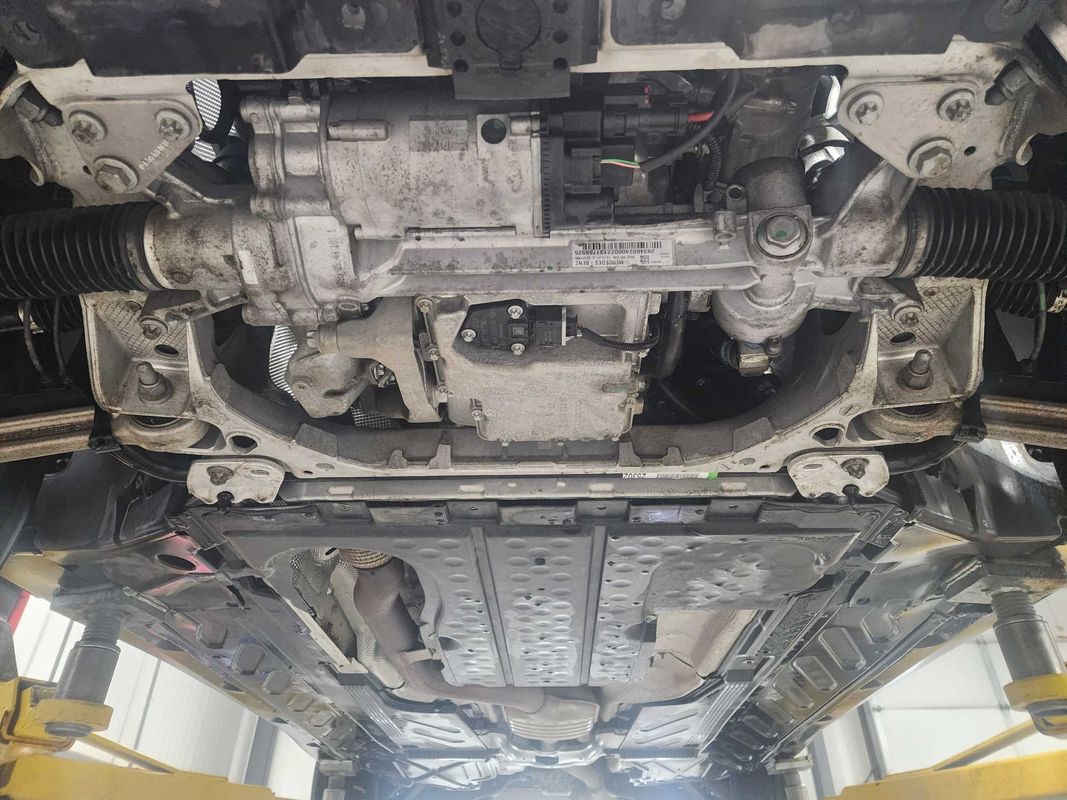 Vehicle image 116 of 120