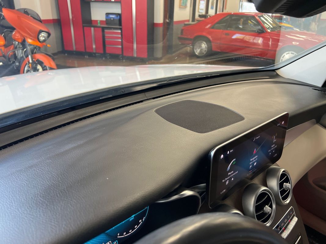 Vehicle image 77 of 120