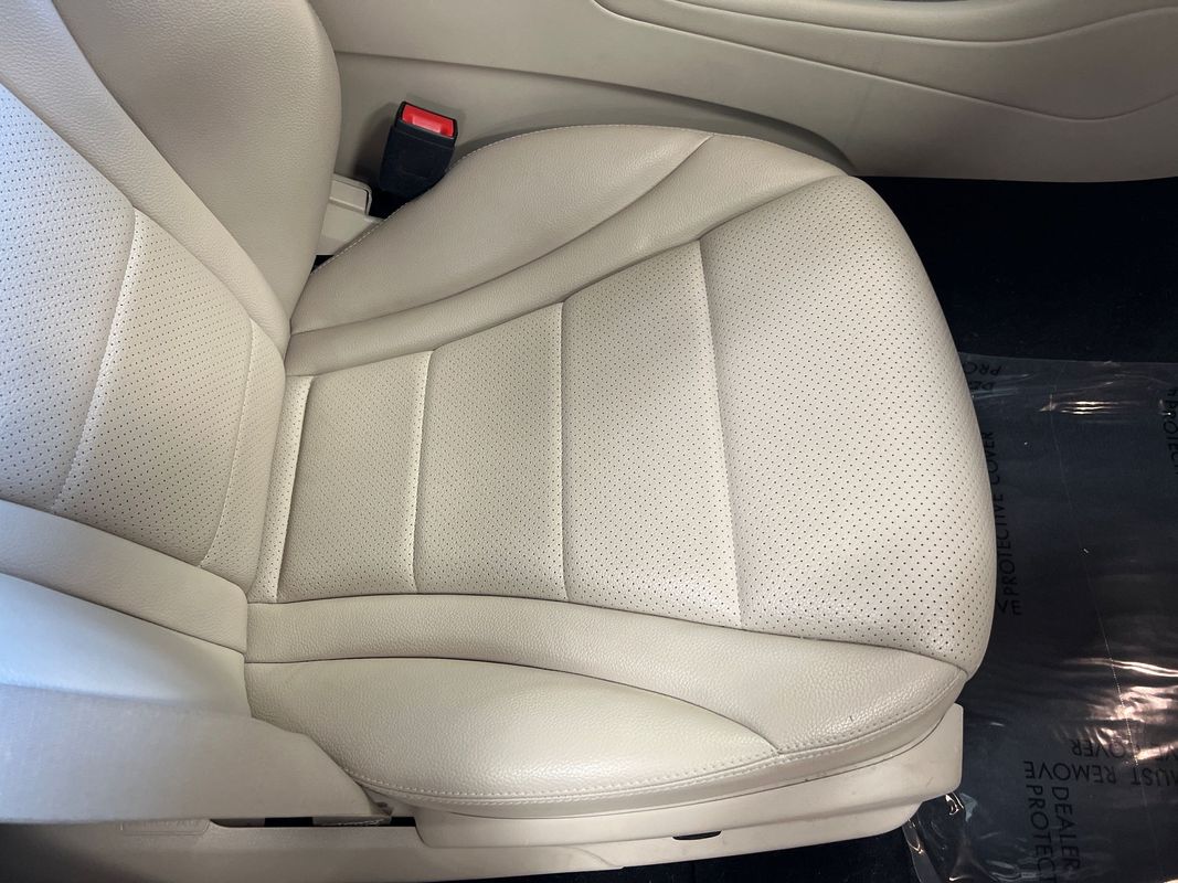 Vehicle image 90 of 120