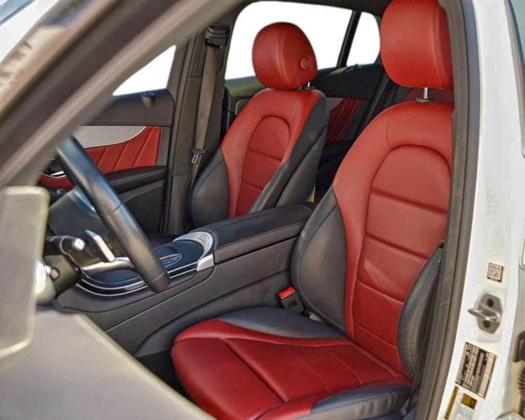 2022 Mercedes-Benz GLC 300 Image 12 of 17