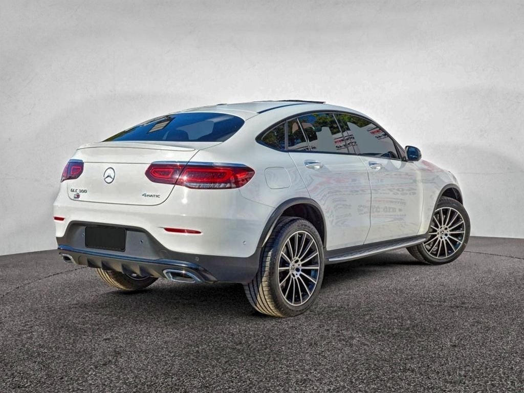 2022 Mercedes-Benz GLC 300 Image 6 of 17