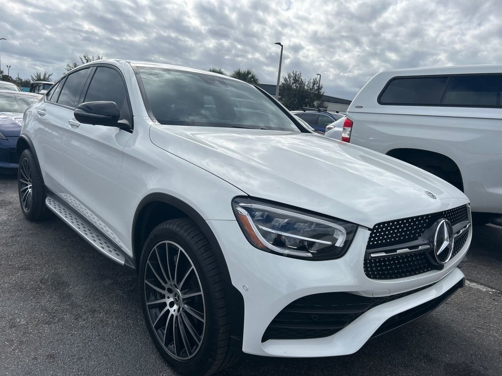 2022 Mercedes-Benz GLC 300 Image 4 of 17