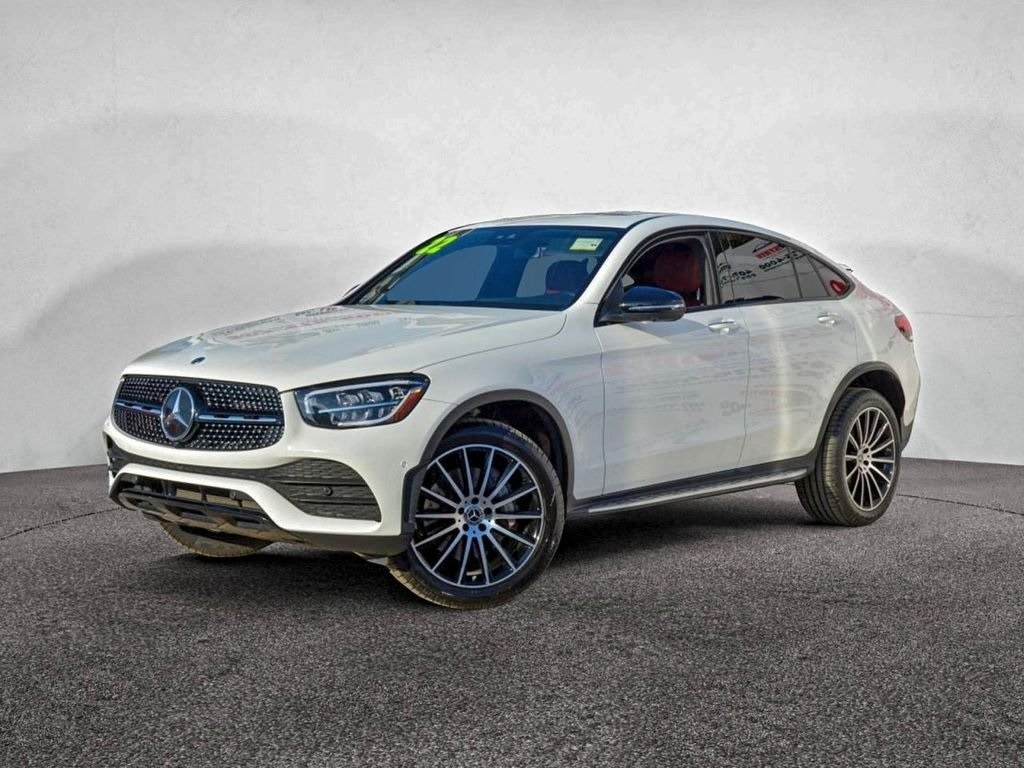 2022 Mercedes-Benz GLC 300 Image 2 of 17