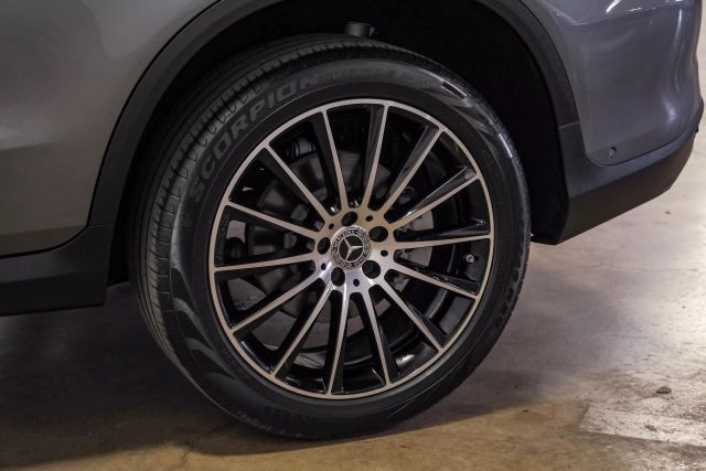Vehicle image 51 of 54