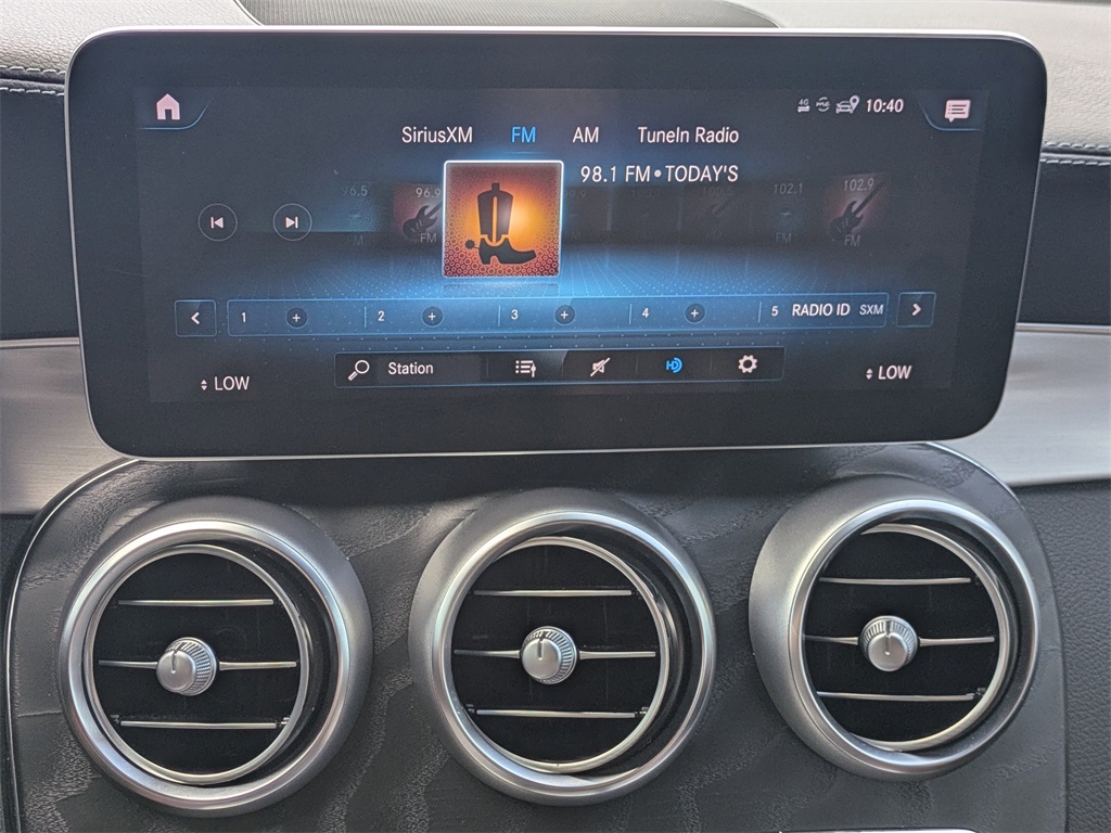 Vehicle image 19 of 34