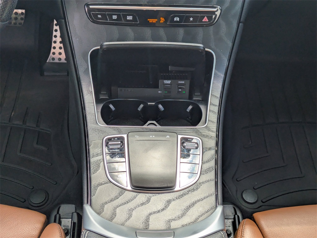 Vehicle image 29 of 34