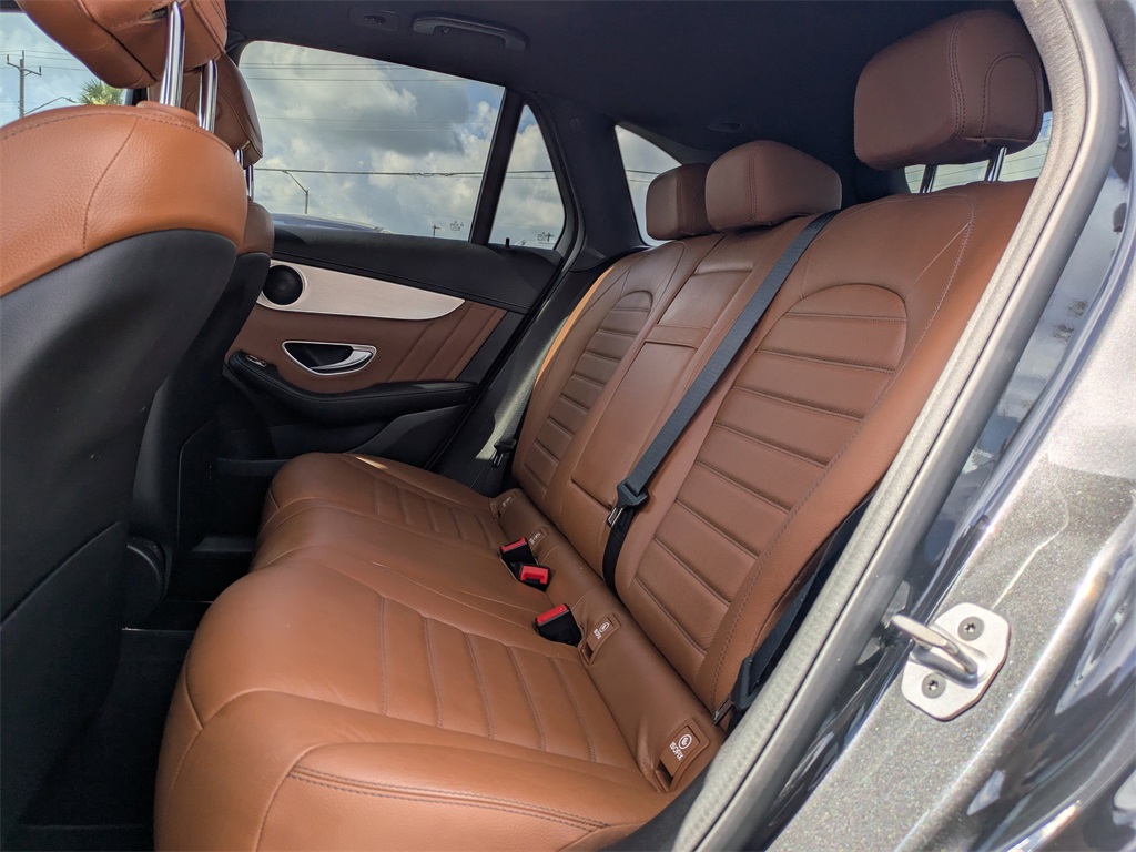 Vehicle image 12 of 34