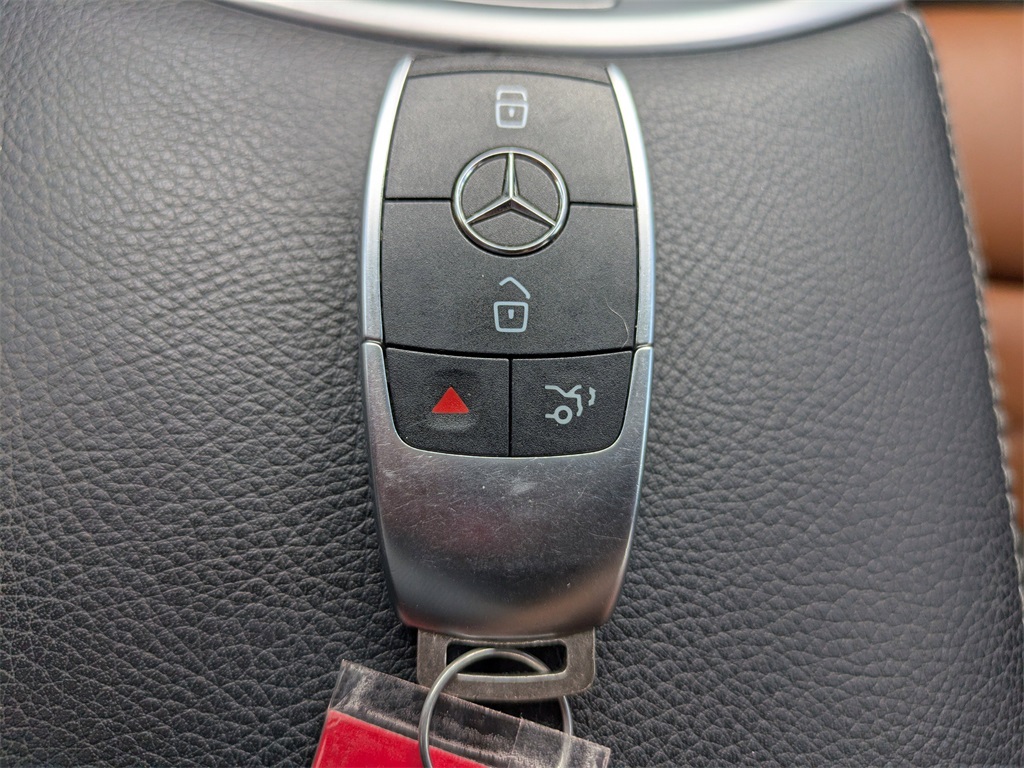 Vehicle image 24 of 34