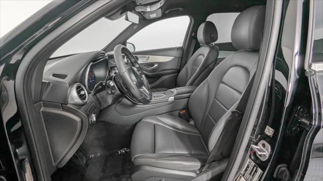 Vehicle image 17 of 35