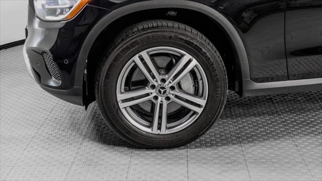 Vehicle image 12 of 35