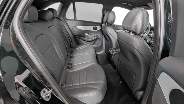 Vehicle image 16 of 35