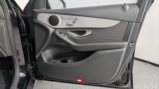 Vehicle image 26 of 35