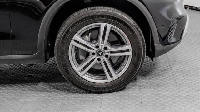 Vehicle image 13 of 35